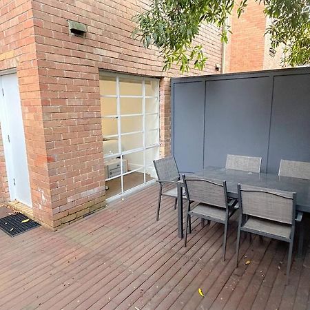 East Melbourne Unit With Courtyard Apartment Exterior photo