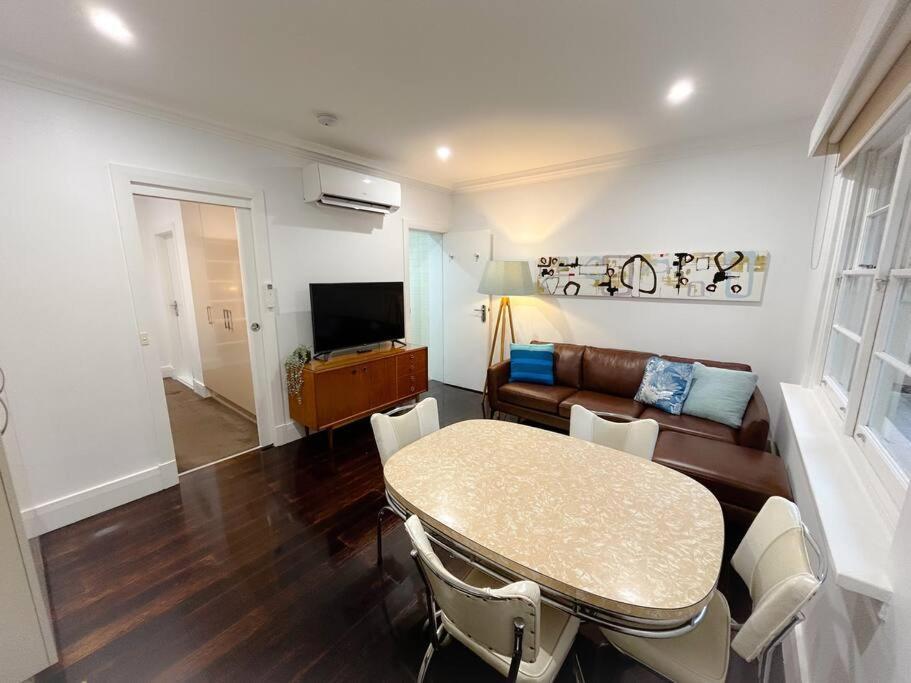 East Melbourne Unit With Courtyard Apartment Exterior photo