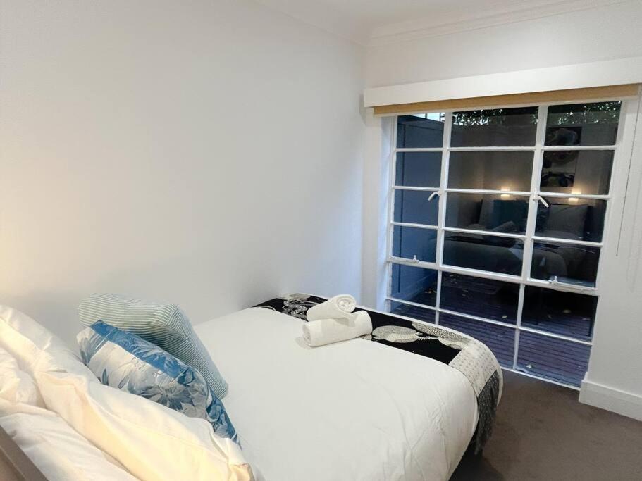 East Melbourne Unit With Courtyard Apartment Exterior photo